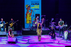 Patax “Play The Beatles”