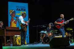 Peter Bernstein & Mark Whitfield Organ Quartet